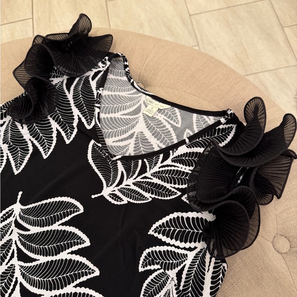 Cato Top - Picture 7 of 9